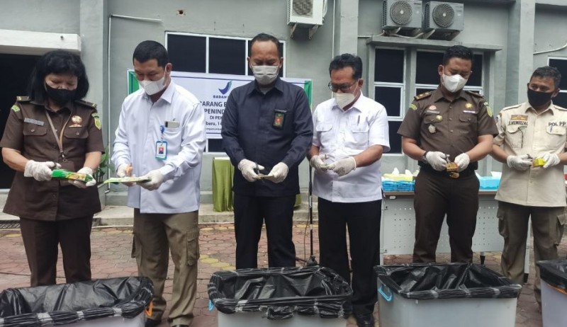 BPOM Pekanbaru Musnahkan Obat dan Makanan Senilai Rp1,6 Miliar