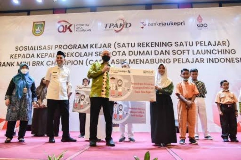 BRK Syariah Wujudkan Program 'Kejar', Satu Pelajar Satu Rekening