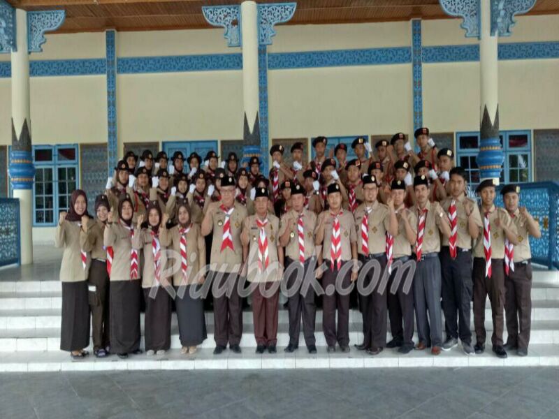 Bupati HM Harris Lepas Kontingen Pramuka Penggalang Ke Jambore Nasional