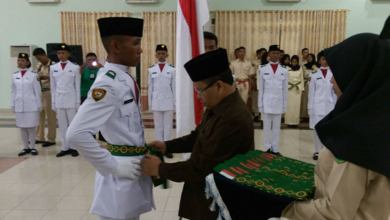 Bupati Kukuhkan 30 Paskibraka Kabupaten Kepulauan Meranti 2016