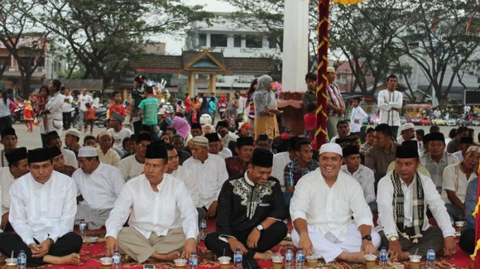 Dari Petani hingga Pejabat Buka Bersama di Indragiri Hulu