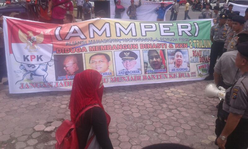 Di Dalam KPK Rapat Sama Gubernur, di Luar Massa Bilang Andi Rachman Korupsi Rp2 Triliun
