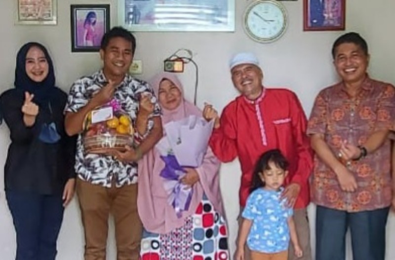 Dit Intelkam Polda Riau Bagi Sembako untuk Guru