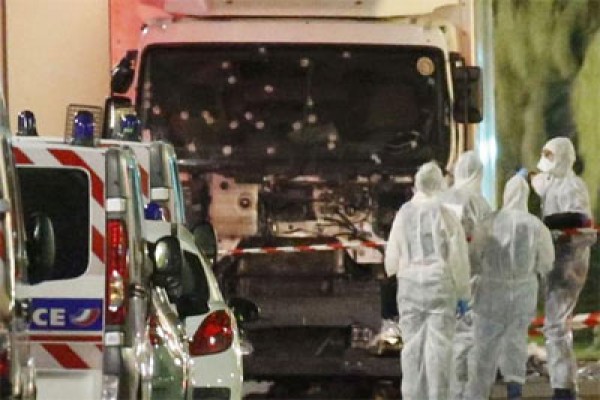 Dua Orang Ditahan Terkait Serangan Truk Maut di Nice, Perancis