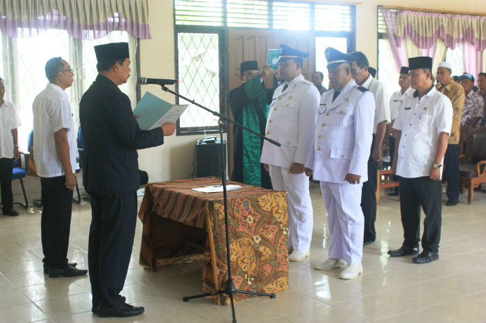 Dua Pjs Desa Dilantik, Camat : Tingkatkan Pelayanan Masyarakat
