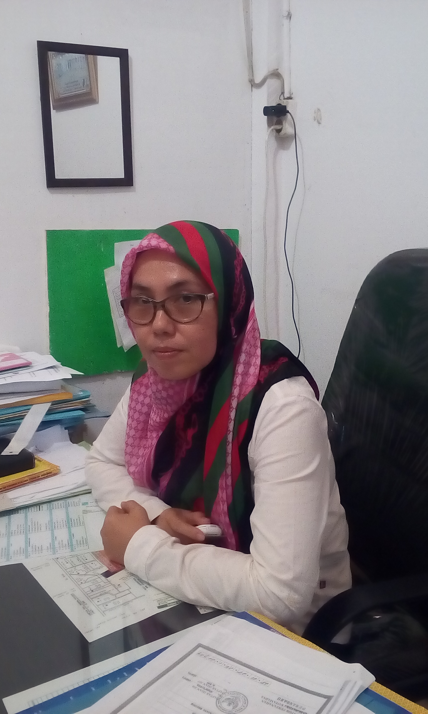 Dwi Rahma Bantah Selalu Mempersulit Administrasi Warga