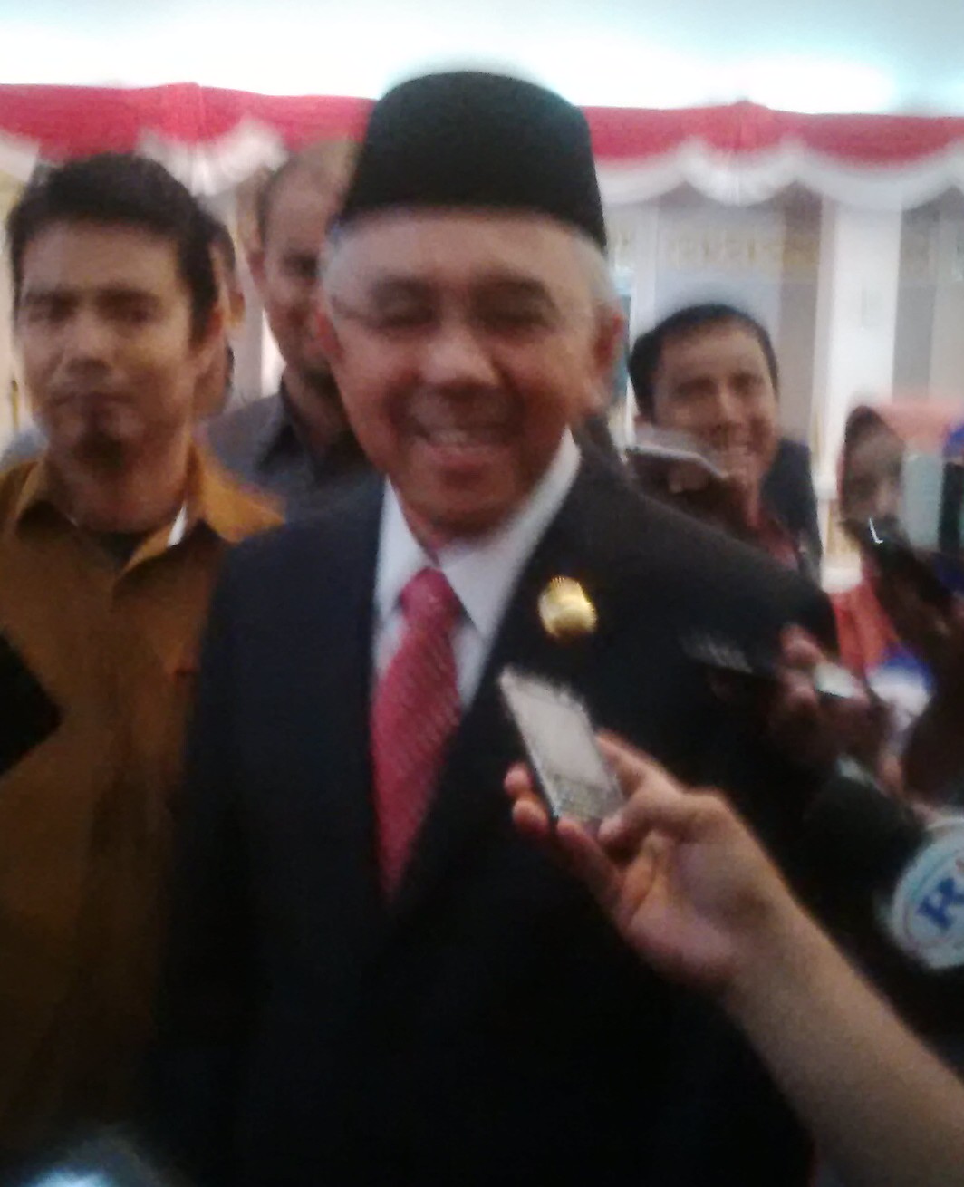 Gubernur Riau Berharap Sampah Pekanbaru Selesai Sebelum Lebaran