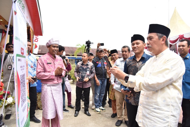 Gubernur Riau Launching Kartu e-Money BRK Syariah, Fajar Restu: Ini Mengedukasi Pelajar