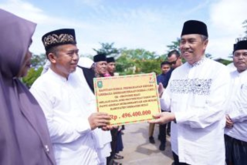 Gubernur Syamsuar ke Inhu Bawa Uang Rp2,5 Miliar