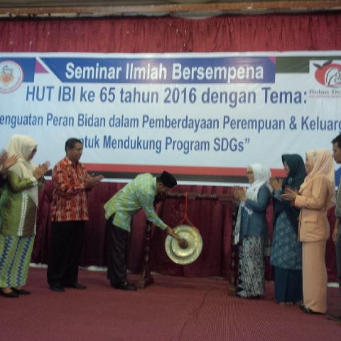 HBD Bidan ke-65.. Engkau Tangan Pertama Kelahiran...