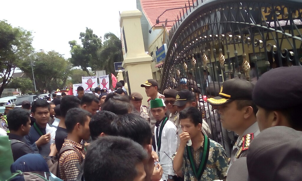 HMI Badko Riau-Kepri Minta Presiden RI Joko Widodo Copot Kapolri dan Kapolda Riau