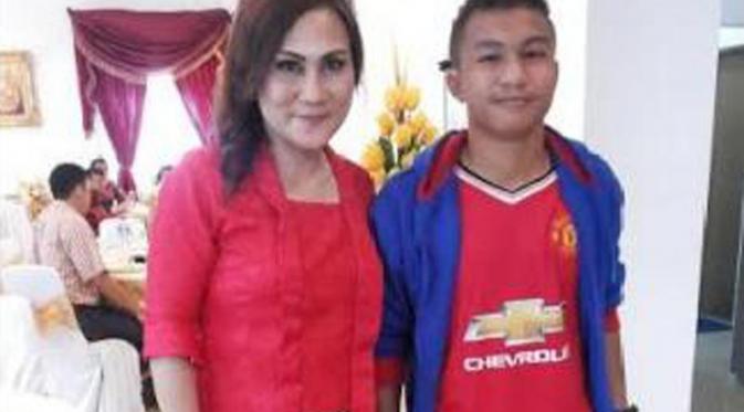 Manchester United Tes Kiper Indonesia Viddy Adam
