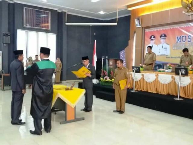 Zardewan Lantik Niffto Anin sebagi Kadisdukcapil Pelalawan