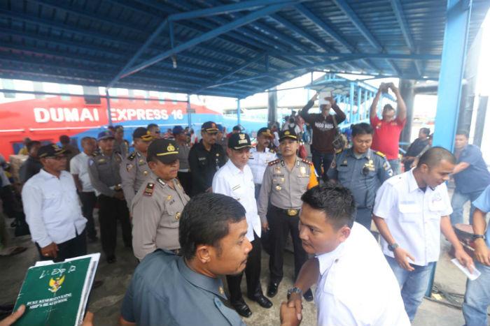 Pelabuhan Tanjung Harapan di Meranti Dipadati Pemudik