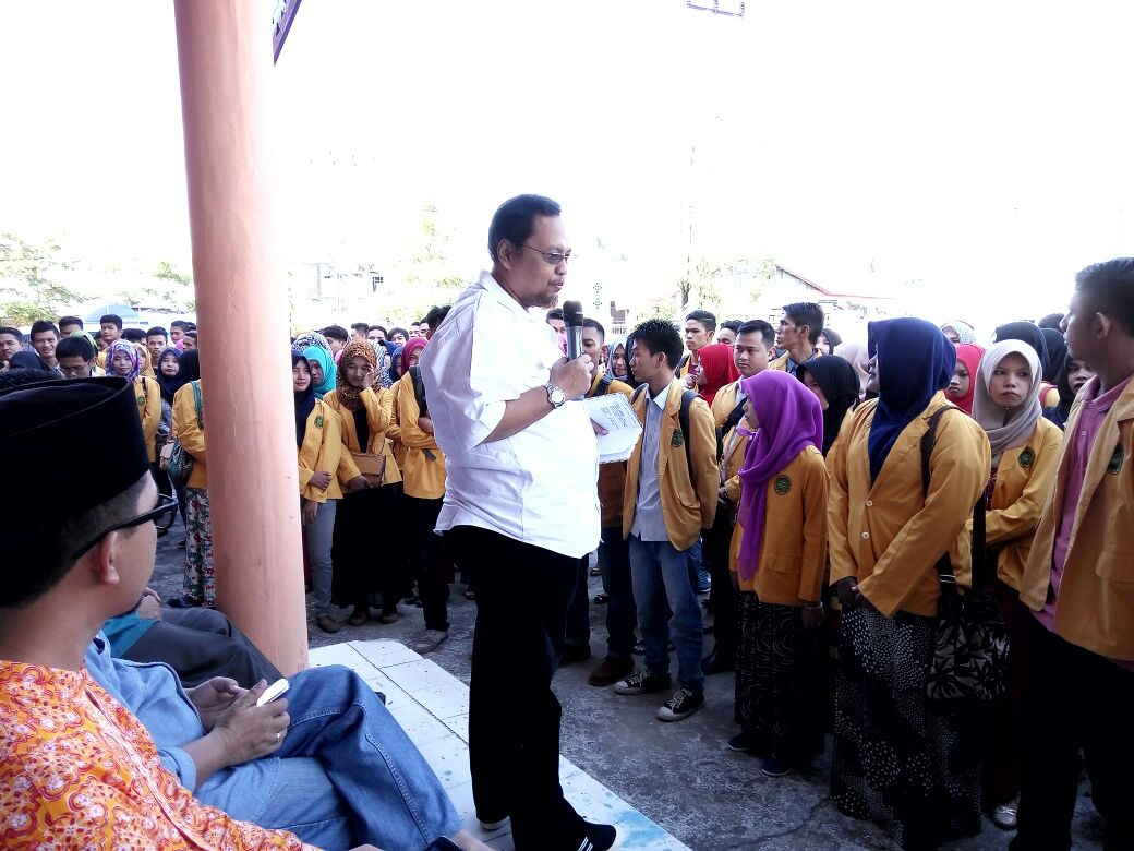 Pembina Unisi Berikan Pembekalan Terhadap Masiswa yang Akan Turun KKN di Inhil