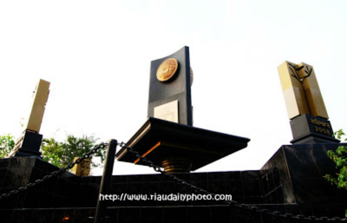 Pencurian Lempengan Tugu Adipura Pekanbaru, Apa Respon Gubri ?