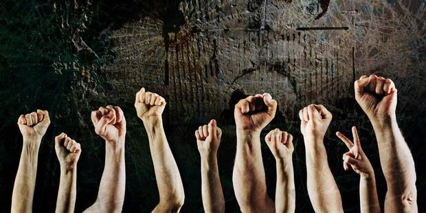 Pengunjuk Rasa dan Polisi Dorong-dorongan