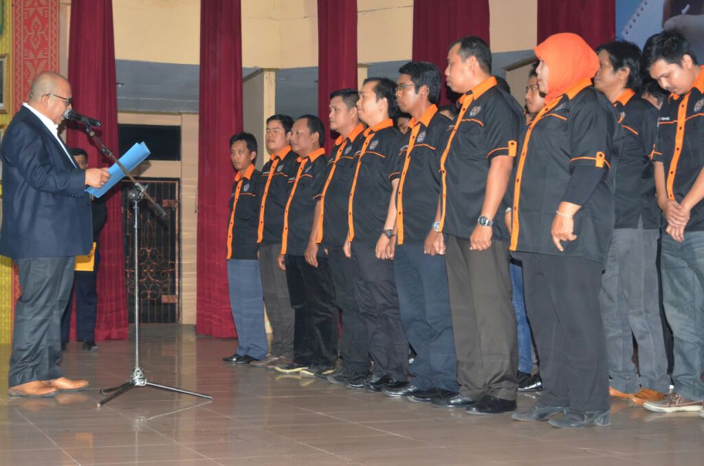 Dheni Kurnia Lantik Pengurus PWI Indragiri Hilir