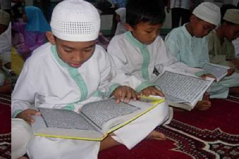 Program Sekolah Mengaji di Pekanbaru: yang Islam Bawa Alquran, Non Muslim...