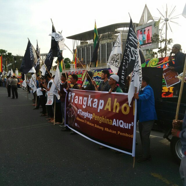 Ratusan Mahasiswa Dakwah Turun Kejalan, Desak Turunkan Ahok