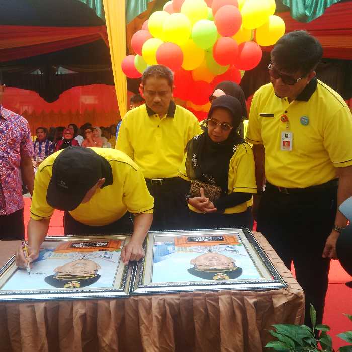 Resmikan Gedung Kanker RSUD Arifin Ahmad, Gubri : 12 Persen APBD untuk Kesehatan