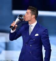 Ronaldo Raih Gelar Pemain Terbaik Dunia 2016