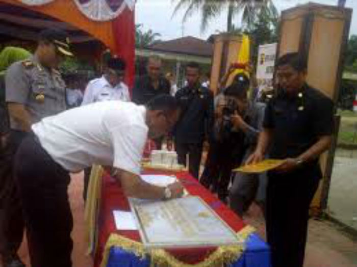 Rumah Kantor Bhabinkamtibmas Rohil Diresmikan