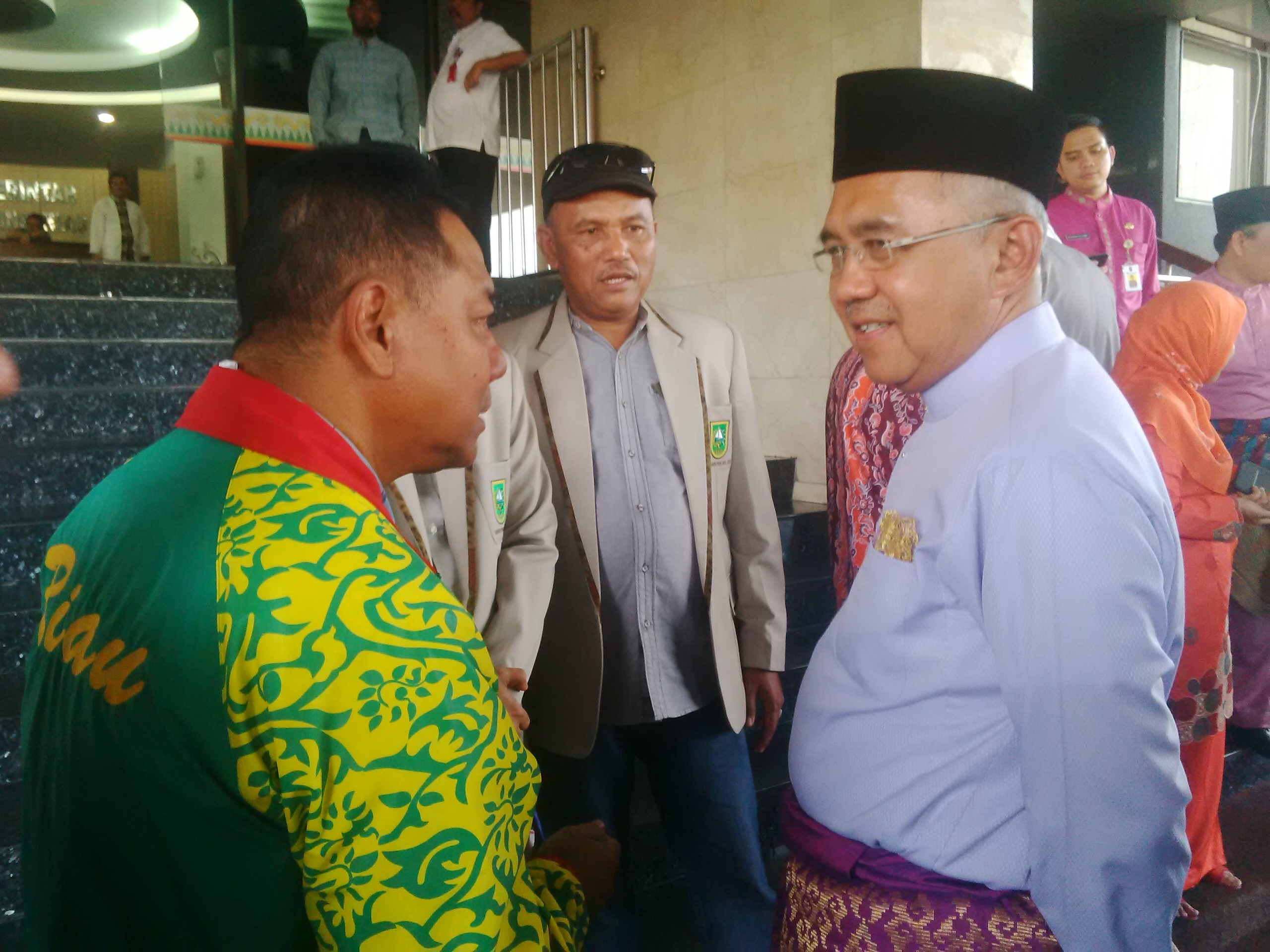 Sambil Menitikkan Air Mata, Ketua KONI Riau Ceritakan Perjuangan Atlet di PON Jawa Barat