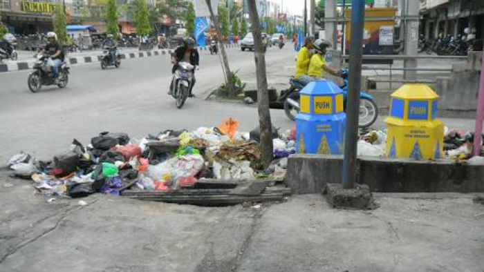 Sampah Menumpuk di Pekanbaru, Ini Reaksi Walikota