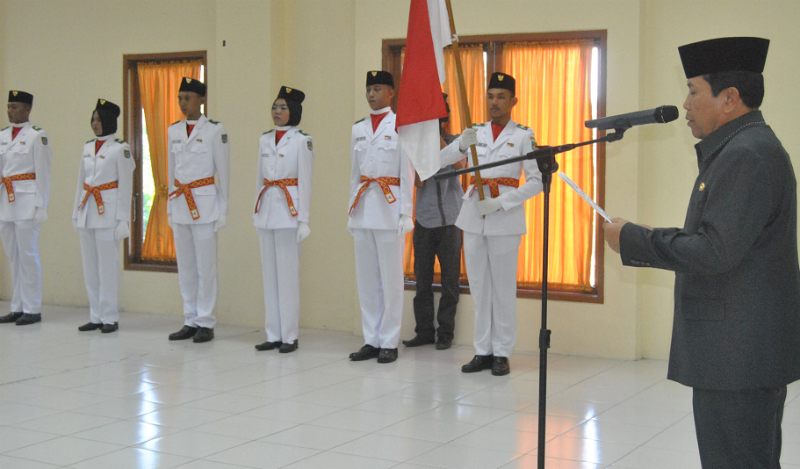 Sukiman Kukuhkan 45 Anggota Paskibraka Rokan Hulu