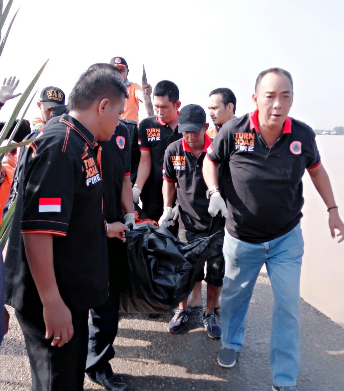 Tak Berhenti Dicari, Akhirnya Jenazah Enda Ditemukan di Parit 16 Tembilahan Inhil Keadaan Mengapung