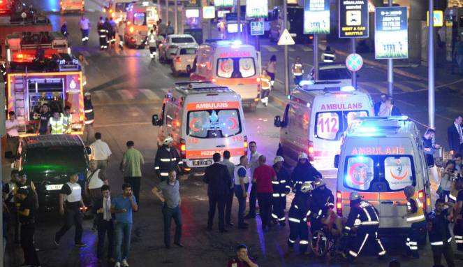 Tiga Bom Bunuh Diri Hantam Bandara Istanbul Ataturk, 28 Tewas