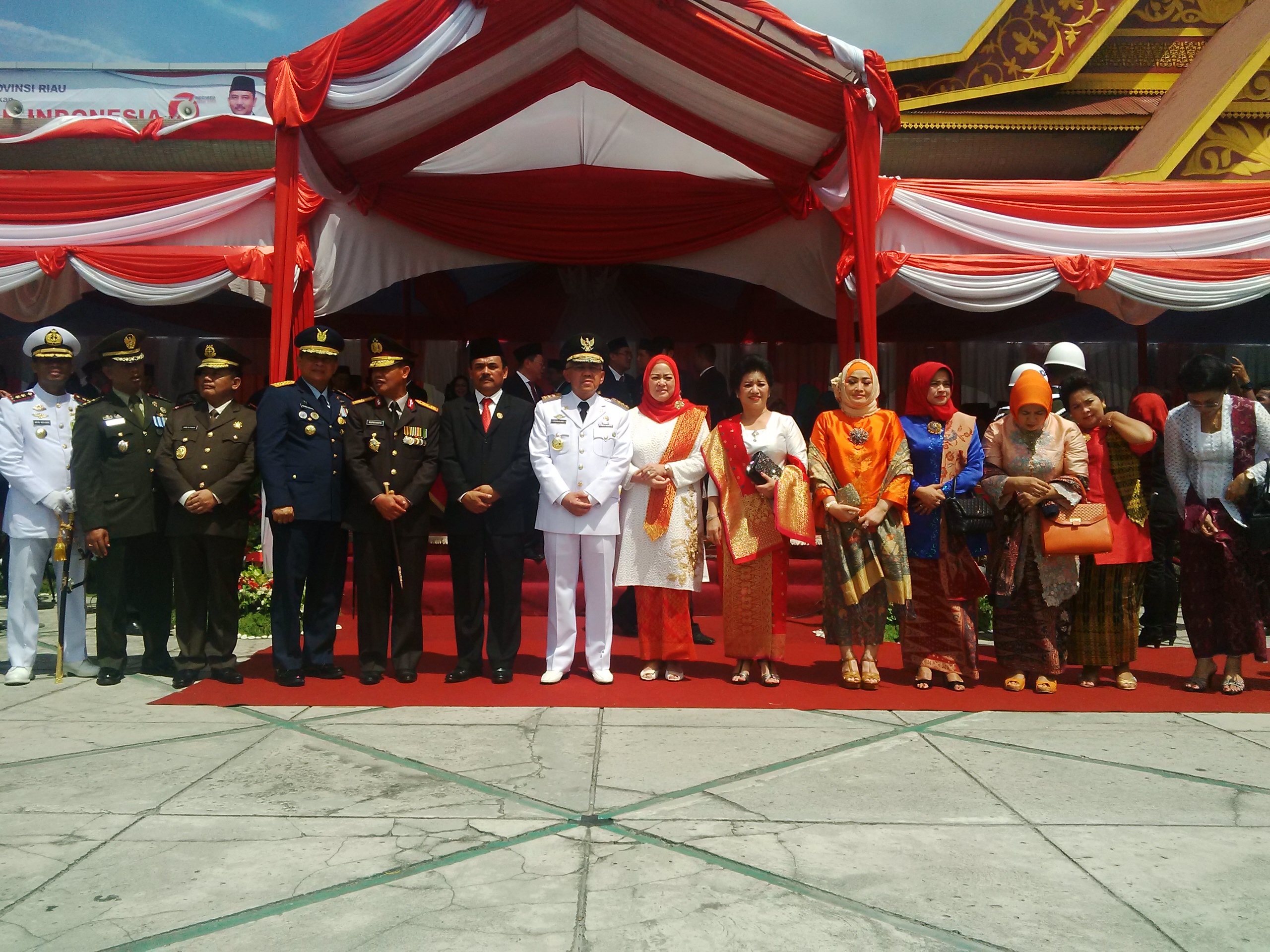 Upacara HUT RI dipimpin Gubernur Riau, Dimeriahkan Atraksi Pesawat Tempur