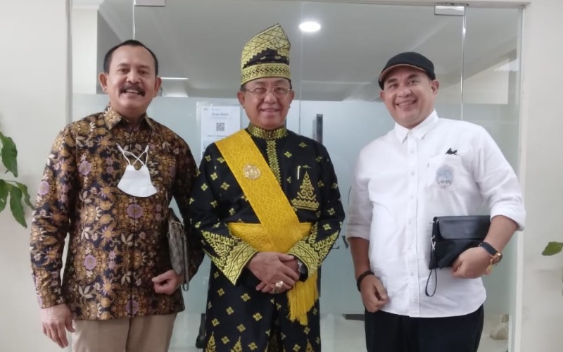 Wardan Jadi Kepala Daerah Pertama di Riau Raih Anugerah Kebudayaan PWI Pusat